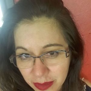 Meet your Posher, Delia